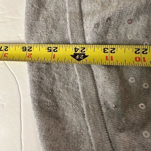 Jennifer Lopez grey sequined top - Picture 6 of 6